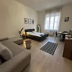 Deri Corner By Downtown Appartement
