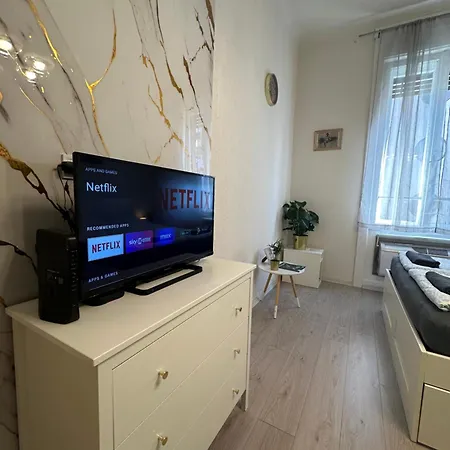 Deri Corner By Downtown