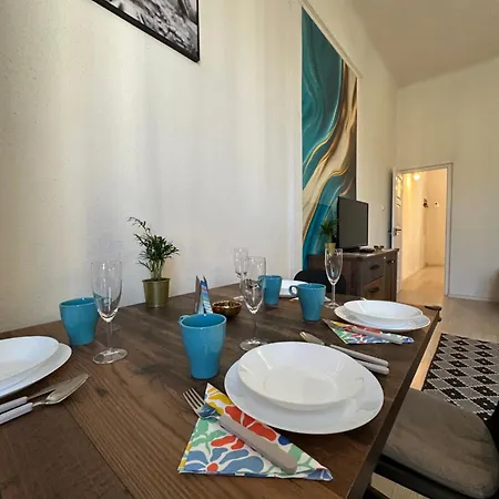 Deri Corner By Downtown