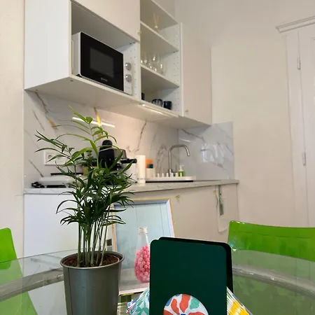 Deri Corner By Downtown Apartman