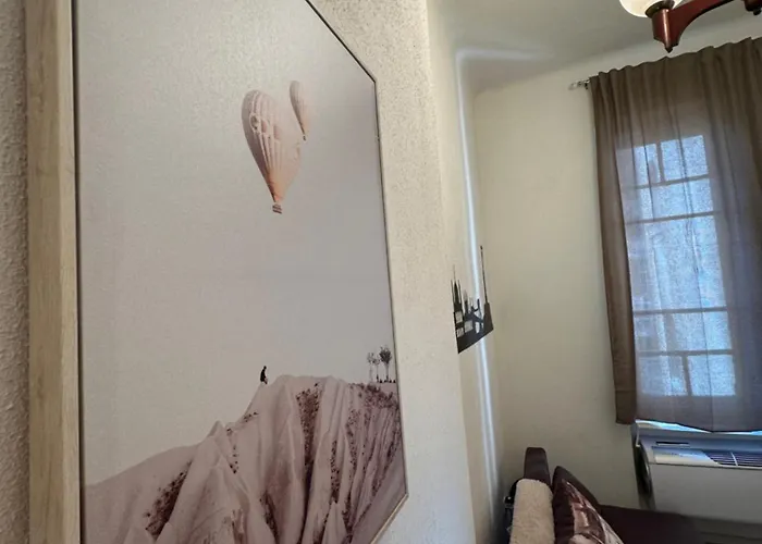 Deri Corner By Downtown