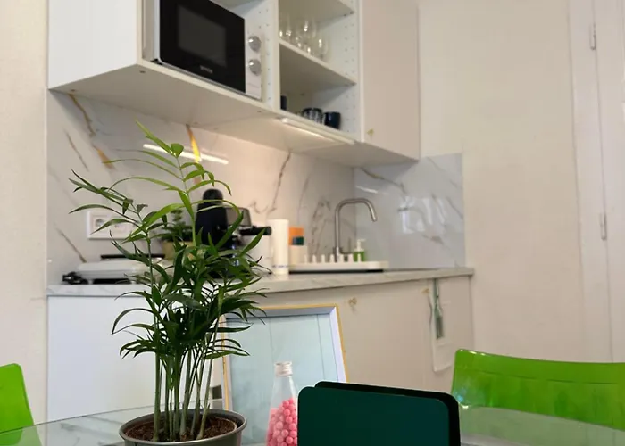 Deri Corner By Downtown Apartament