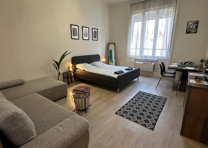 Deri Corner By Downtown Apartament