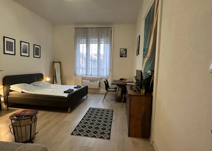 Deri Corner By Downtown * Budapesta