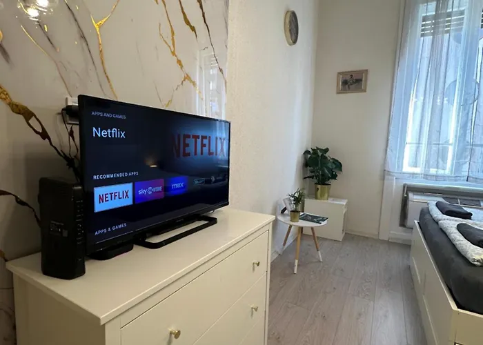 Deri Corner By Downtown