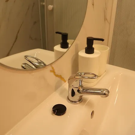 Deri Corner By Downtown Apartment