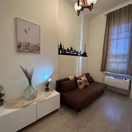 Deri Corner By Downtown